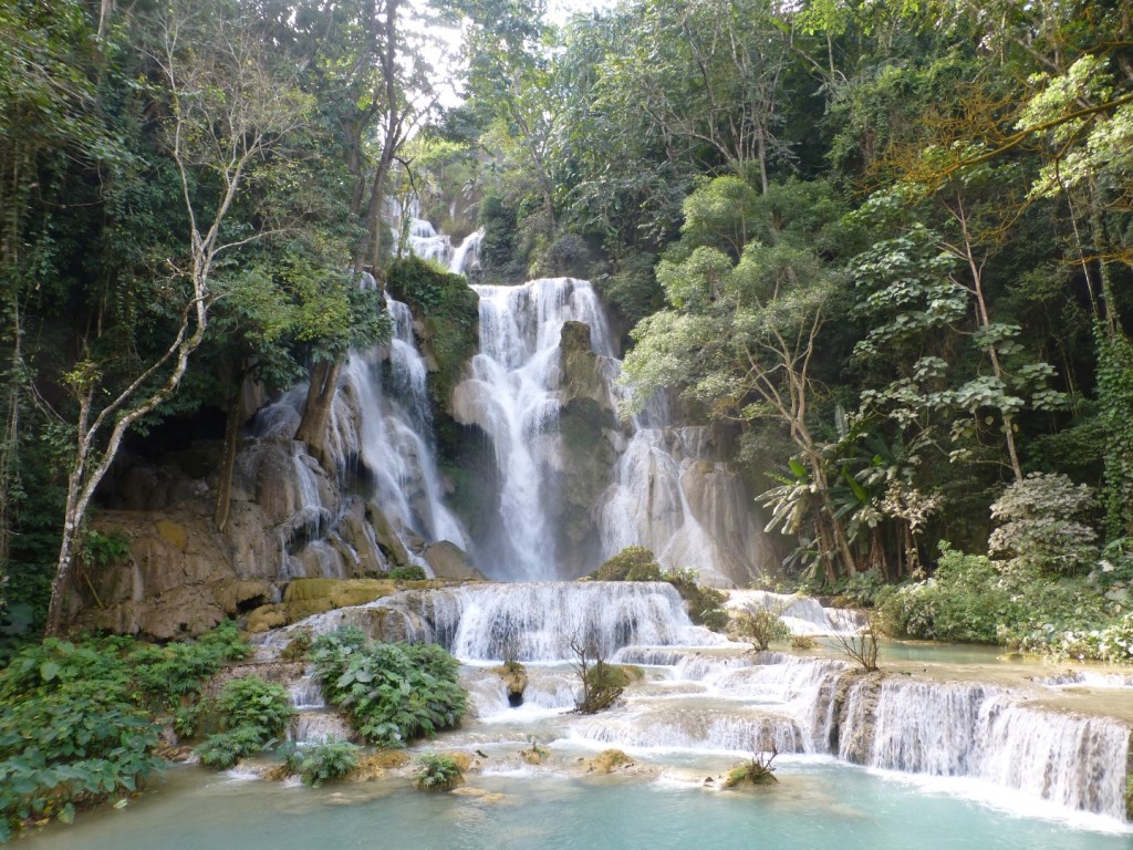 waterfall in luang prabang